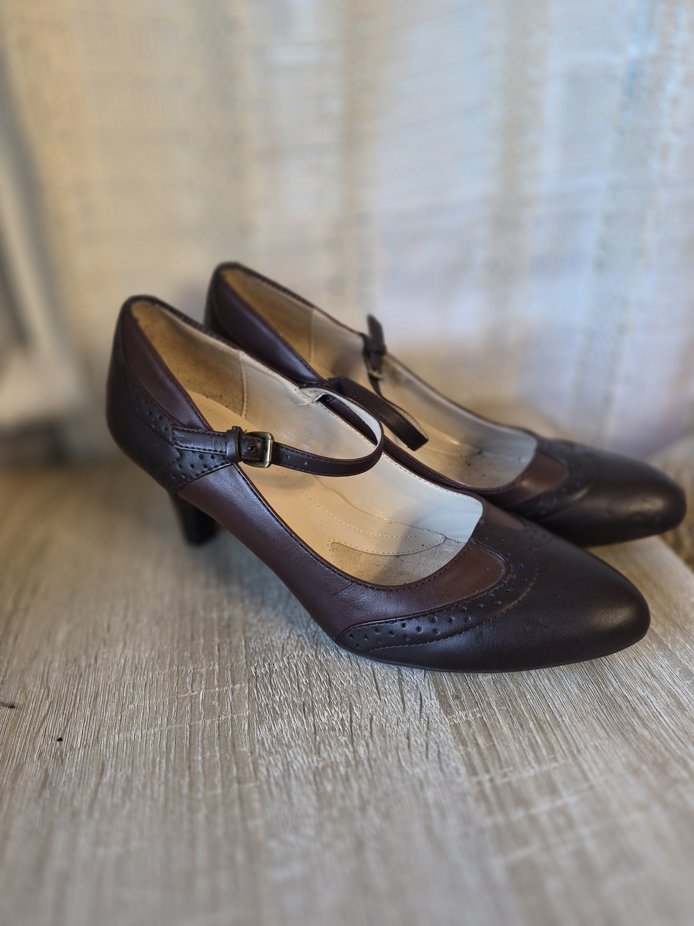Naturalizer Two-Tone Brown Mary Jane Heels Size 9